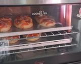 Foto langkah ke 5 dari resep Caterpillar Bread.