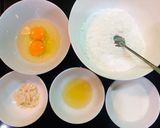 Hình bước làm 1 của món Bánh bông lan làm bằng nồi chiên không dầu (nckd)