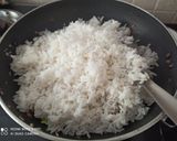 A picture of step 4 of Burnt garlic rice.