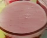 A picture of step 4 of Ice cream shake.