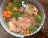 Foto del paso 1 de la receta: Sopita de verduras y pollo
