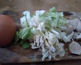 Foto langkah ke 3 dari resep Seblak mie krupuk.