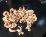 A picture of step 1 of Pancit w Shrimps and Chicken.