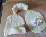 Túrós-sonkás kifli recept fázis 2 fotója