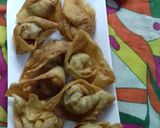 A picture of step 4 of Chicken Wonton.
