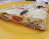 Foto del paso 3 de la receta: 🍅🧀🌱Tarta Caprese con porchetta, piñones y pistachos 🇮🇹