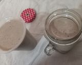 A picture of step 2 of Banana and coconut smoothie.