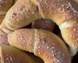 Kovászos kolbászos kifli recept fázis 4 fotója