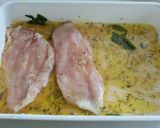 Foto del paso 7 de la receta: Pechuga de pollo marinada, macerada, al horno y alioli