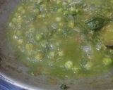 A picture of step 6 of Palak Matar.