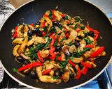 Nyári mediterrán ihletésű csirkemell recept fázis 5 fotója