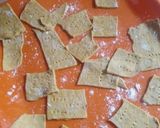 A picture of step 4 of Spice crackers.