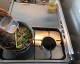 Foto langkah ke 4 dari resep Tumisan Daging Tomat Hijau.
