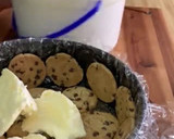 Foto del paso 3 de la receta: Pastel De Nieve de Vainilla con Galletas Chispas de Chocolate