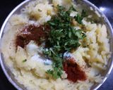 A picture of step 2 of Bread pakoda.
