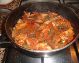 Foto del paso 6 de la receta: Conejo con tomate y robellones