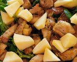 Foto del paso 5 de la receta Ensalada de canónigos, manzana, frutos secos y pollo con mostaza y miel 😋