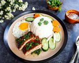 A picture of step 5 of Vietnamese Broken Rice with Grilled Pork Chops (Cơm tấm sườn nướng).
