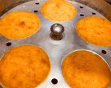A picture of step 5 of Tomato Idli.