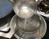 Foto del paso 3 de la receta Mejillones a la marinera