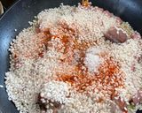 Foto del paso 3 de la receta: Arroz seco de costilla, salchichas y pimientos