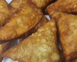 A picture of step 7 of Beef samosas.