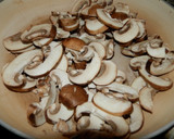 Foto del paso 1 de la receta: Cazuela de champiñones