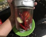 Foto langkah ke 3 dari resep Udang dan Telur Puyuh Balado.