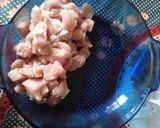 Foto del paso 1 de la receta: Carne con papas, cebolla y muzarella al horno
