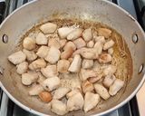 A picture of step 1 of Pizza Karahi.