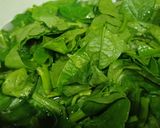 Hình bước làm 2 của món Canh mồng tơi nấm nấu thịt xay