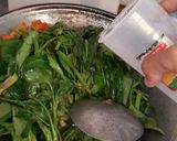 Foto langkah ke 3 dari resep Tumis Kangkung Jamur kuping.