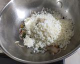 A picture of step 3 of Vegetables Fried Rice No Soya sauce.