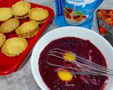 Foto langkah ke 3 dari resep Pie Susu Bali Mix Berry.
