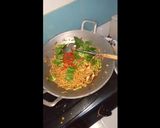 Foto langkah ke 7 dari resep Bakmi Goreng Sosis Spesial.