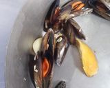 Foto del paso 1 de la receta: Espaguetis frutti di mar
