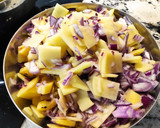 Foto del paso 1 de la receta: Tortilla de patatas y cebolla roja