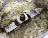 A picture of step 1 of Moong dal pakoda.