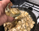 Foto del paso 5 de la receta: Lomo de dos colores en salsa española a mi manera con champiñones