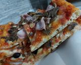 Foto del passaggio 7 della ricetta Pizza in teglia