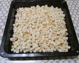 Zsemlemártás 🍞 pirított zsemléből 🥖, fokhagymásan 🧄, alaplével 🍲 recept fázis 2 fotója