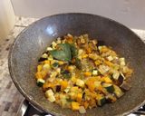 Foto del passaggio 2 della ricetta Pasta fresca con Ragù di verdure