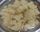 बटाट्याची कोरडी भाजी (batatyachi kordi bhaji reciep in marathi) रेसिपी स्टेप 1 फोटो 