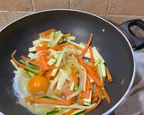 Foto del passaggio 2 della ricetta Spaghetti di riso alla cantonese