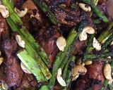 Foto langkah ke 3 dari resep Ayam Asparagus Saus Tiram.