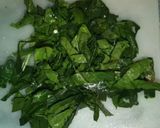 Foto del paso 3 de la receta: Chicharrón en salsa verde con espinacas