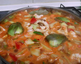 Foto del paso 2 de la receta: Caldero de patatas con alcachofas, coliflor y migas de bacalao