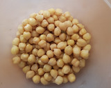 Foto del paso 2 de la receta: Garbanzos tostados en freidora de aire