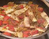 Foto del passaggio 2 della ricetta Casarecce con sgombro,melanzane e pomodorini