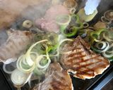 Foto del paso 7 de la receta: Costeletas de cerdo a la plancha con verduras